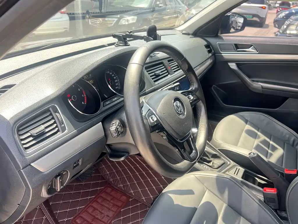 Volkswagen Lavida 2017 1.6L AT