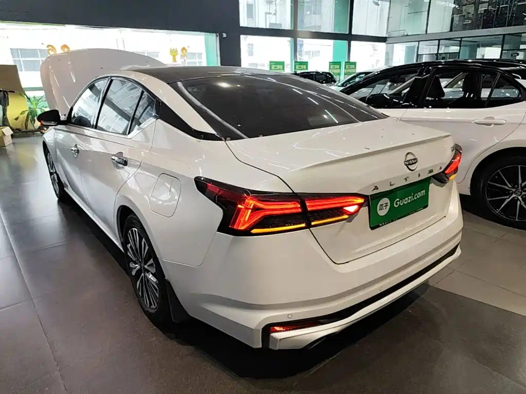 Nissan Teana — миниатюра 5