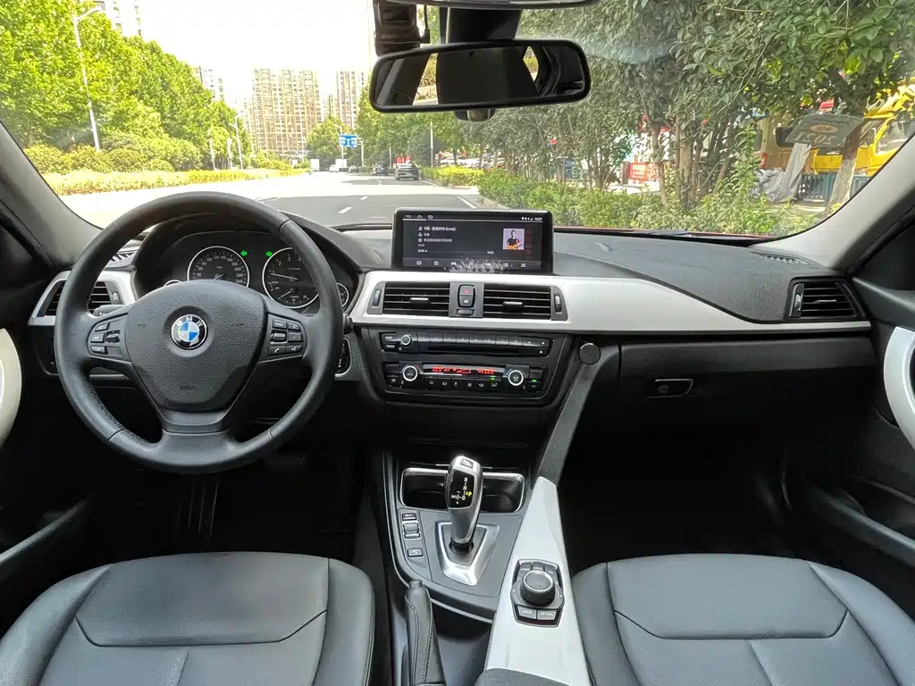 BMW 3 Series — миниатюра 7