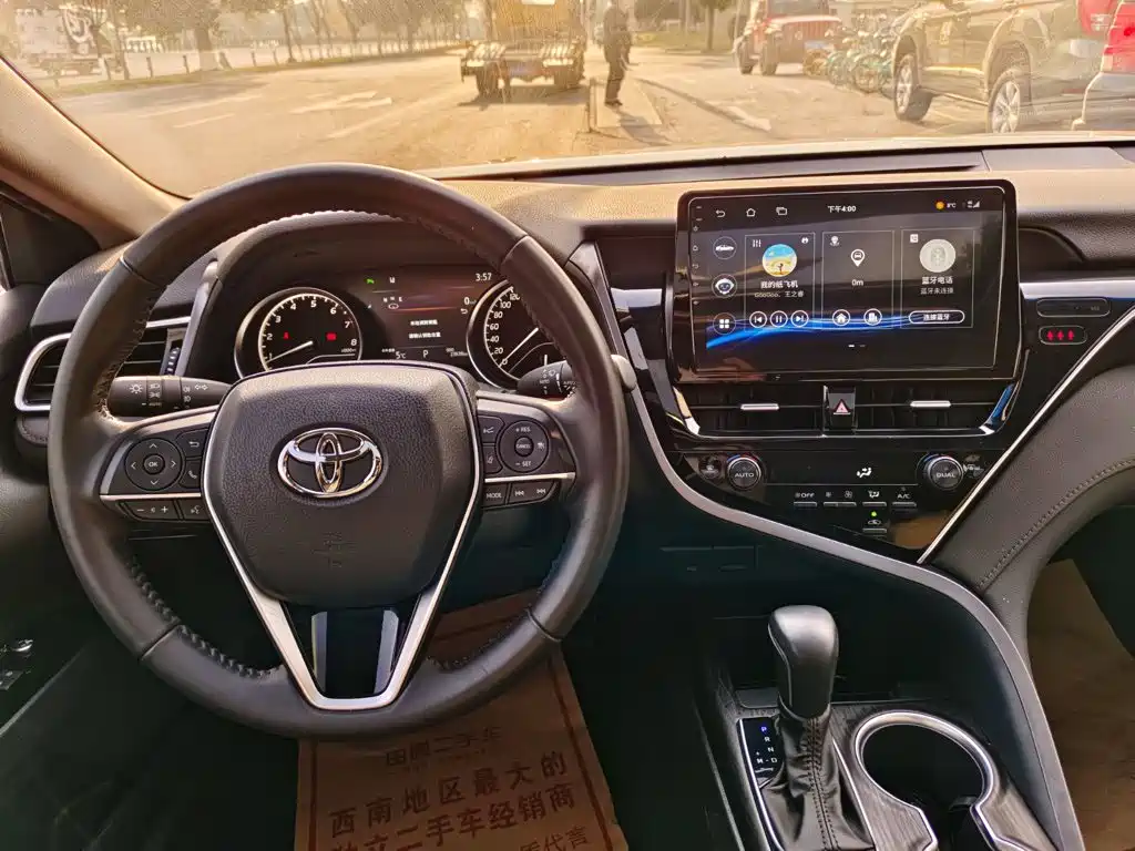 Toyota Camry — миниатюра 12