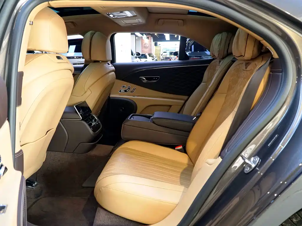 Bentley Flying Spur — миниатюра 10