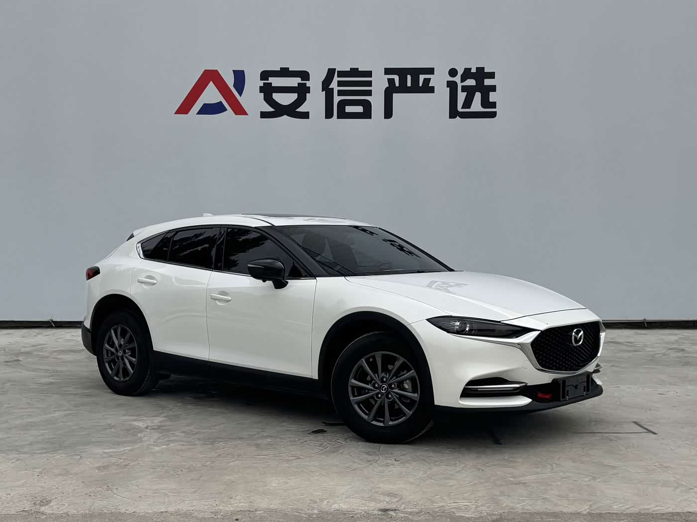 Mazda CX-4 2.0 л 2023 г. Белый, пробег 21000 км