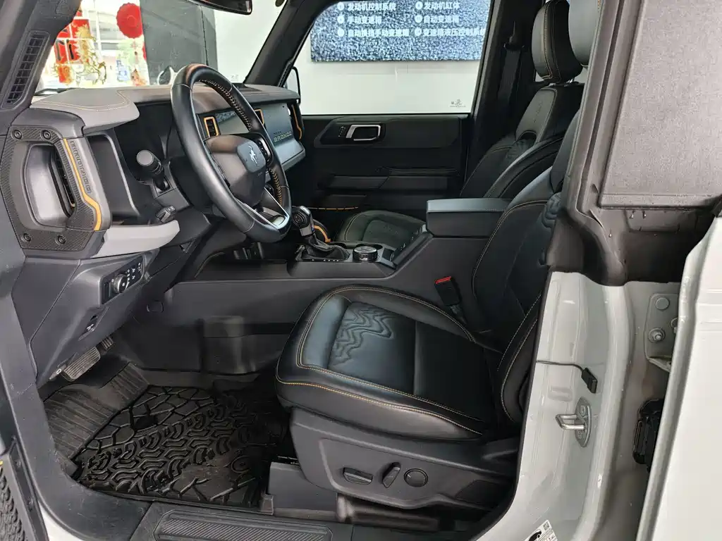 Ford Bronco — миниатюра 11