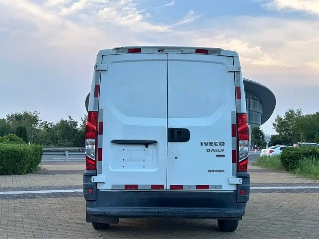 IVECO Ousheng — миниатюра 5