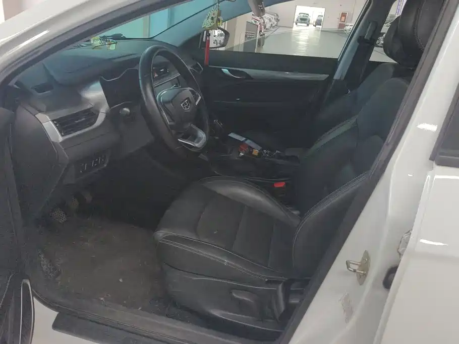 Geely Emgrand — миниатюра 9