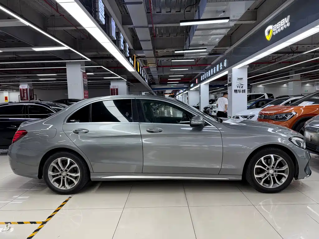 Mercedes-Benz C-Class — миниатюра 8