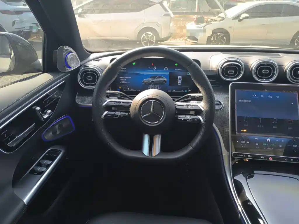 Mercedes-Benz C-Class — миниатюра 11