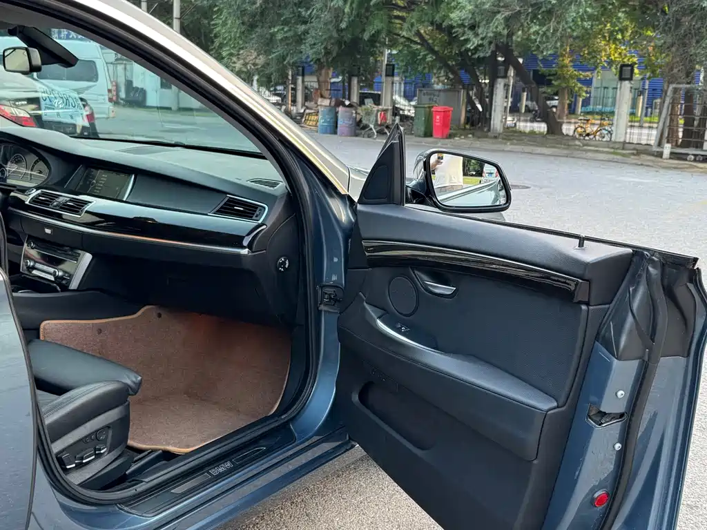 BMW 5 Series GT 535i Classic Type, фото 10