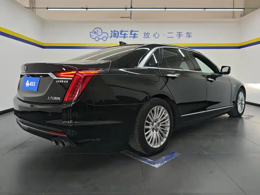 CADILLAC CT6