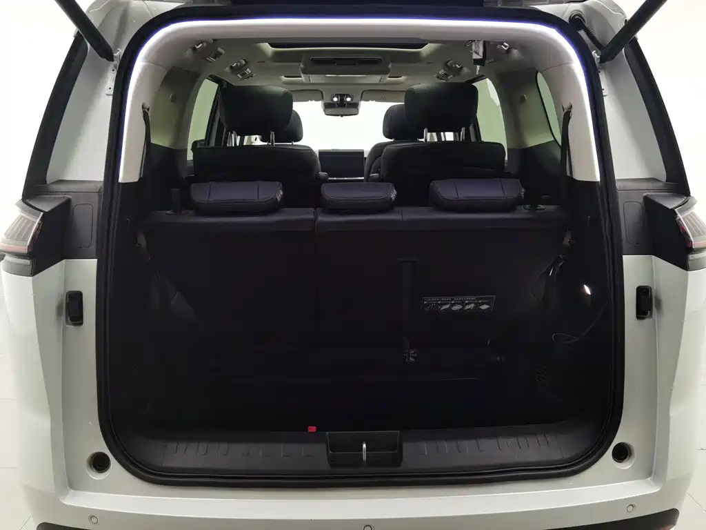GAC Motor 传祺E8 PHEV — миниатюра 16