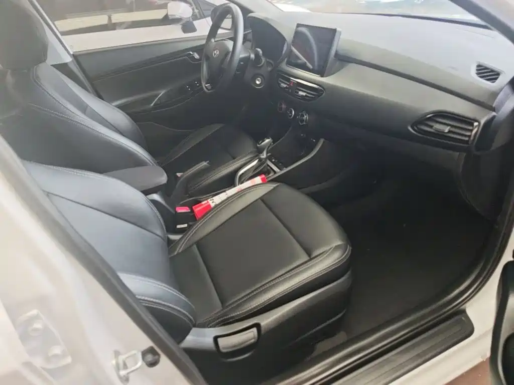 Hyundai Elantra — миниатюра 25
