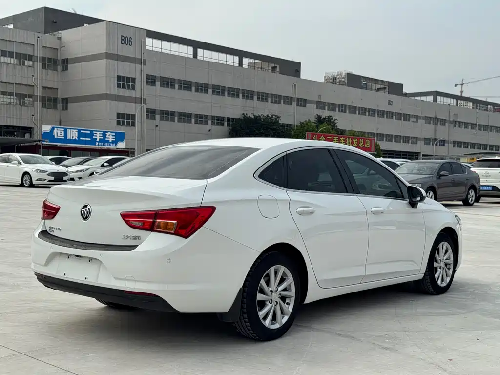 Buick Verano — миниатюра 4