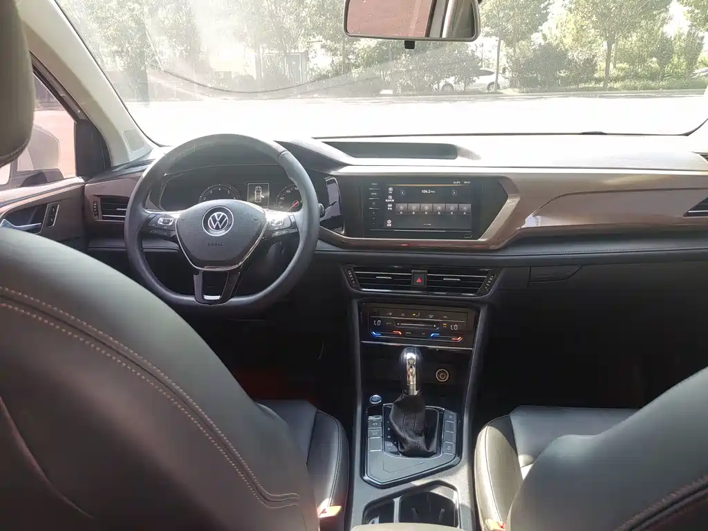 Volkswagen Tharu — миниатюра 8
