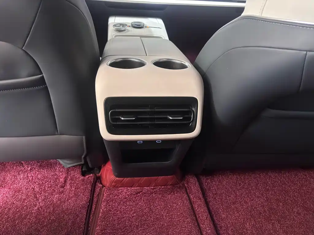 GEELY GALAXY GALAXY E8