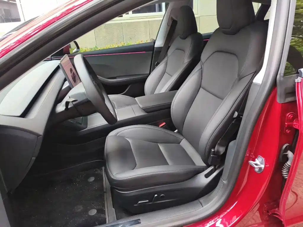 Tesla Model 3 — миниатюра 15