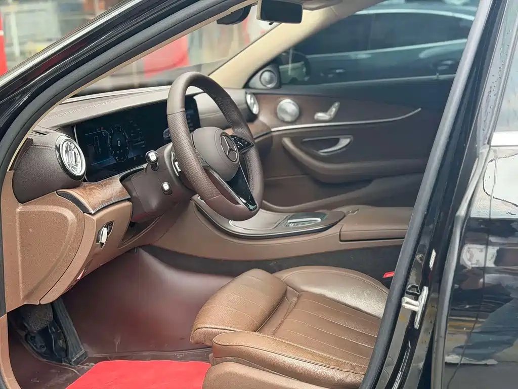 Mercedes-Benz E-Class — миниатюра 4
