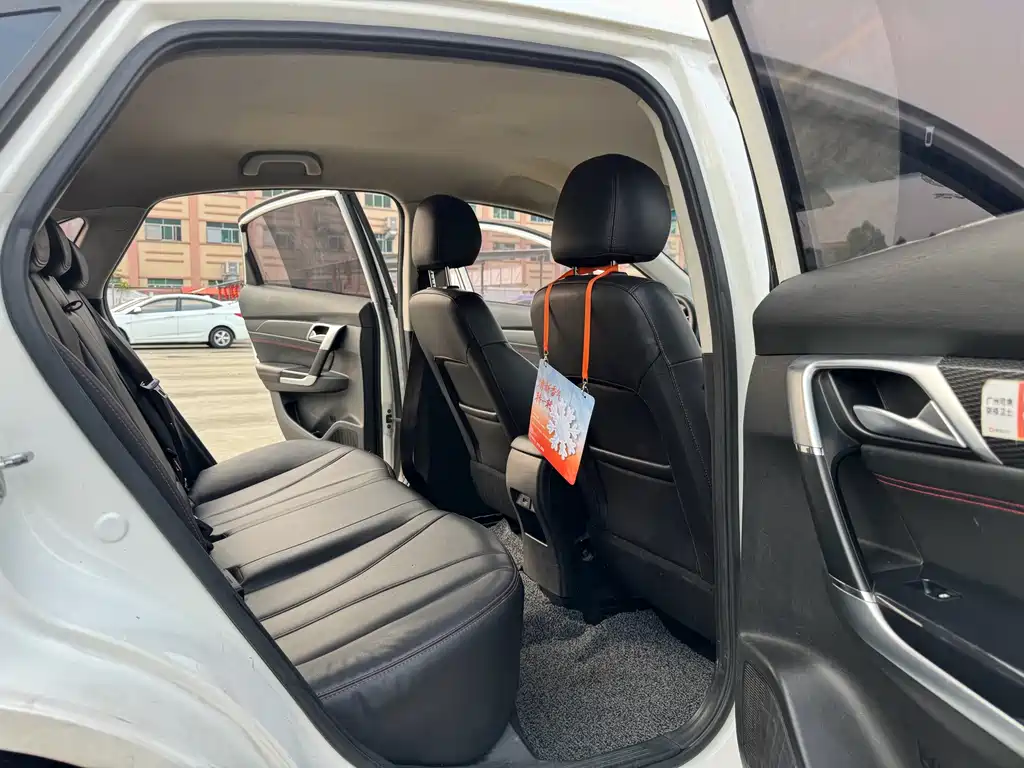 BAIC EU5 — миниатюра 8