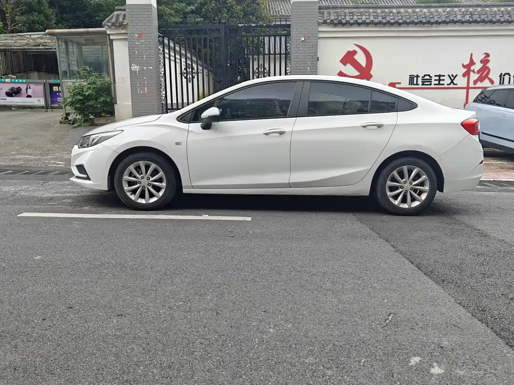 Chevrolet Cruze — миниатюра 4