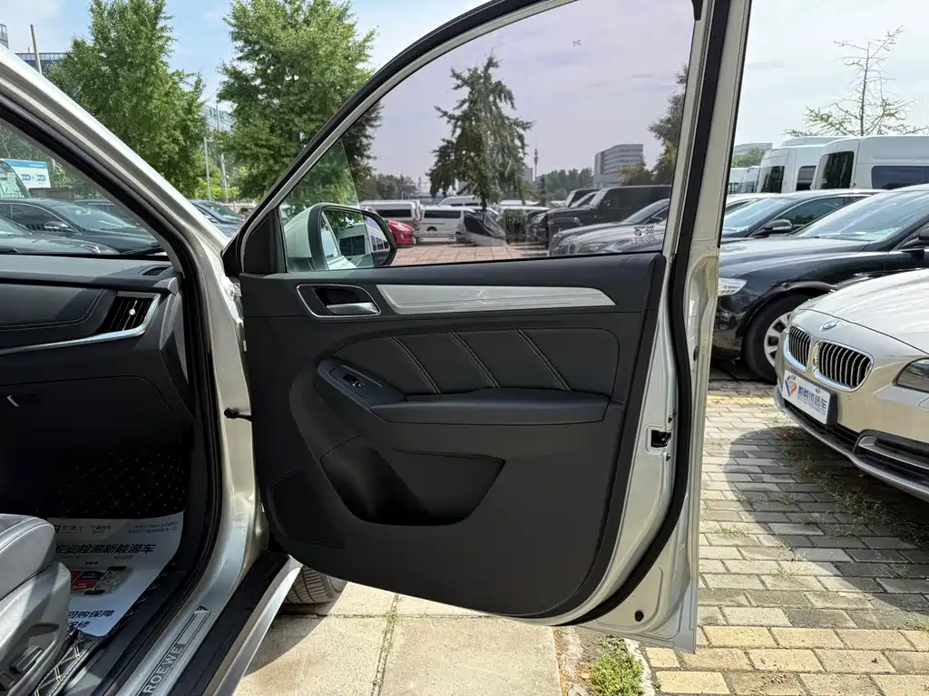 Roewe RX5 New Energy — миниатюра 19