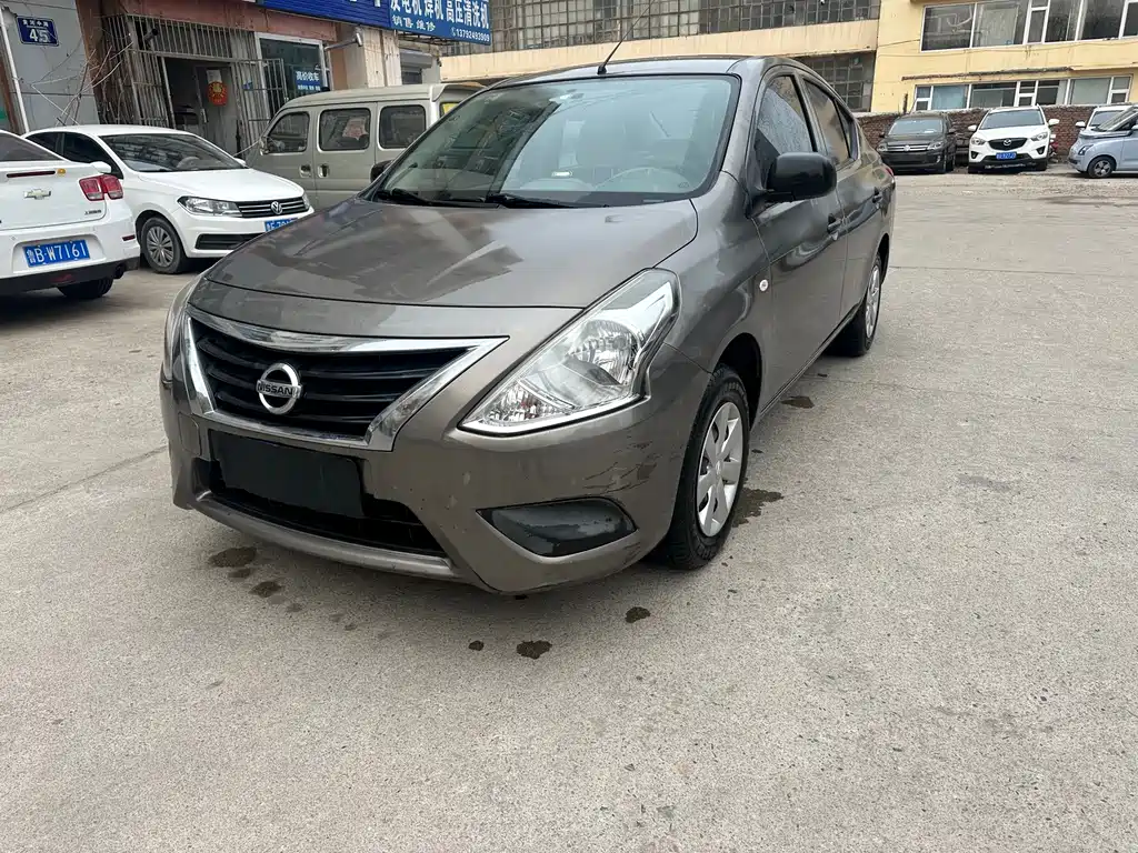 Nissan Sunny 2015