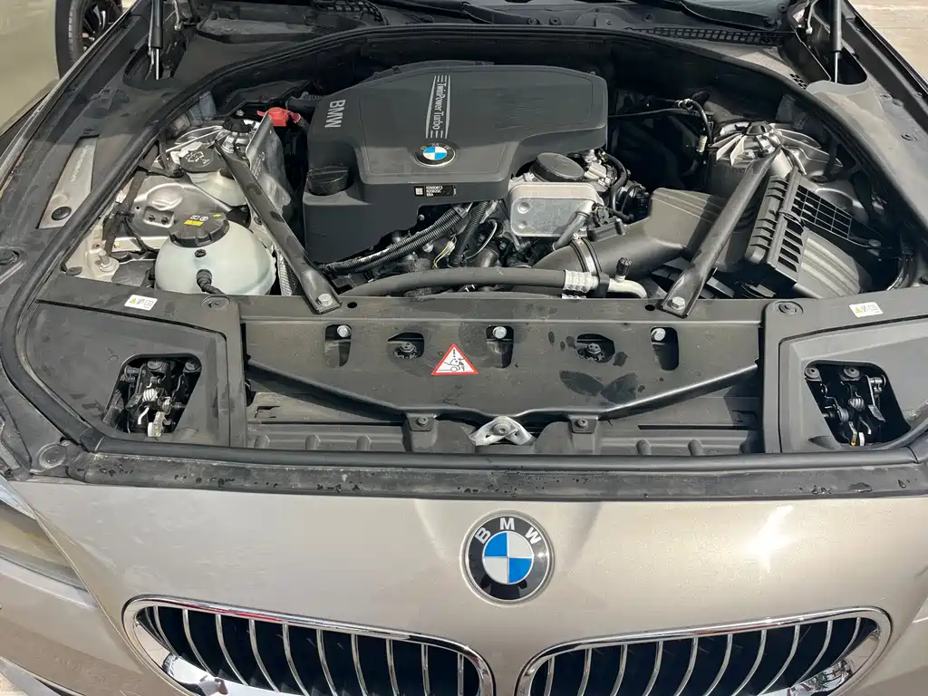 BMW 5 Series — миниатюра 14