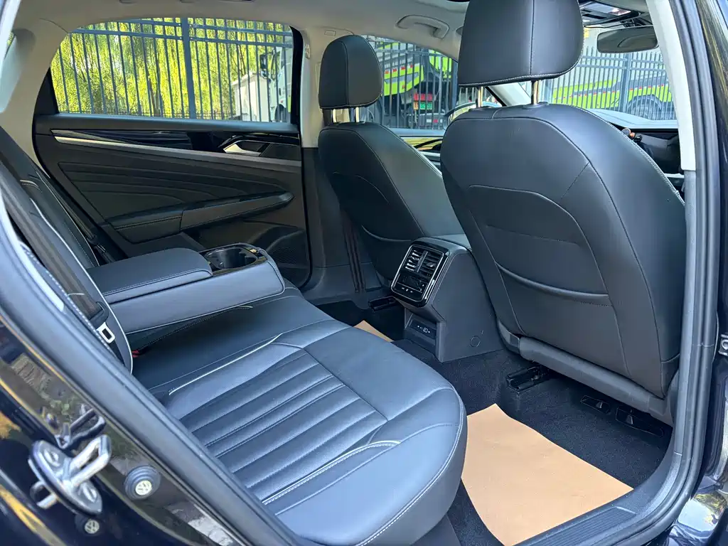 Volkswagen Passat — миниатюра 12