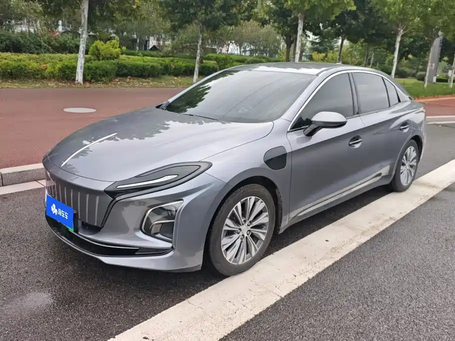 Hongqi Hongqi E-QM5