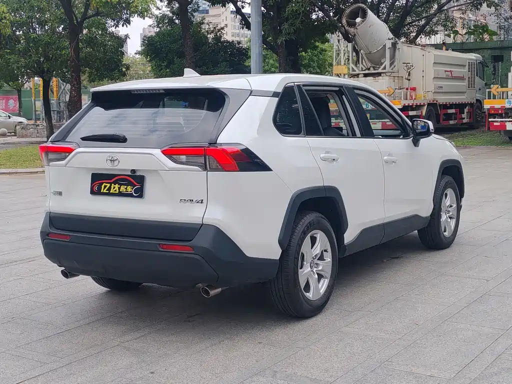 Toyota RAV4 — миниатюра 26