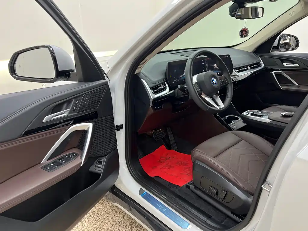 BMW iX1 — миниатюра 14