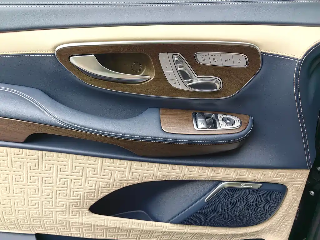 MERCEDES-BENZ V CLASS