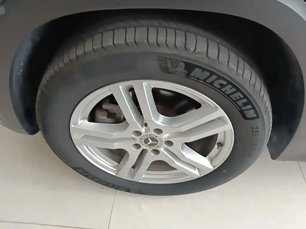Mercedes-Benz GLB — миниатюра 23
