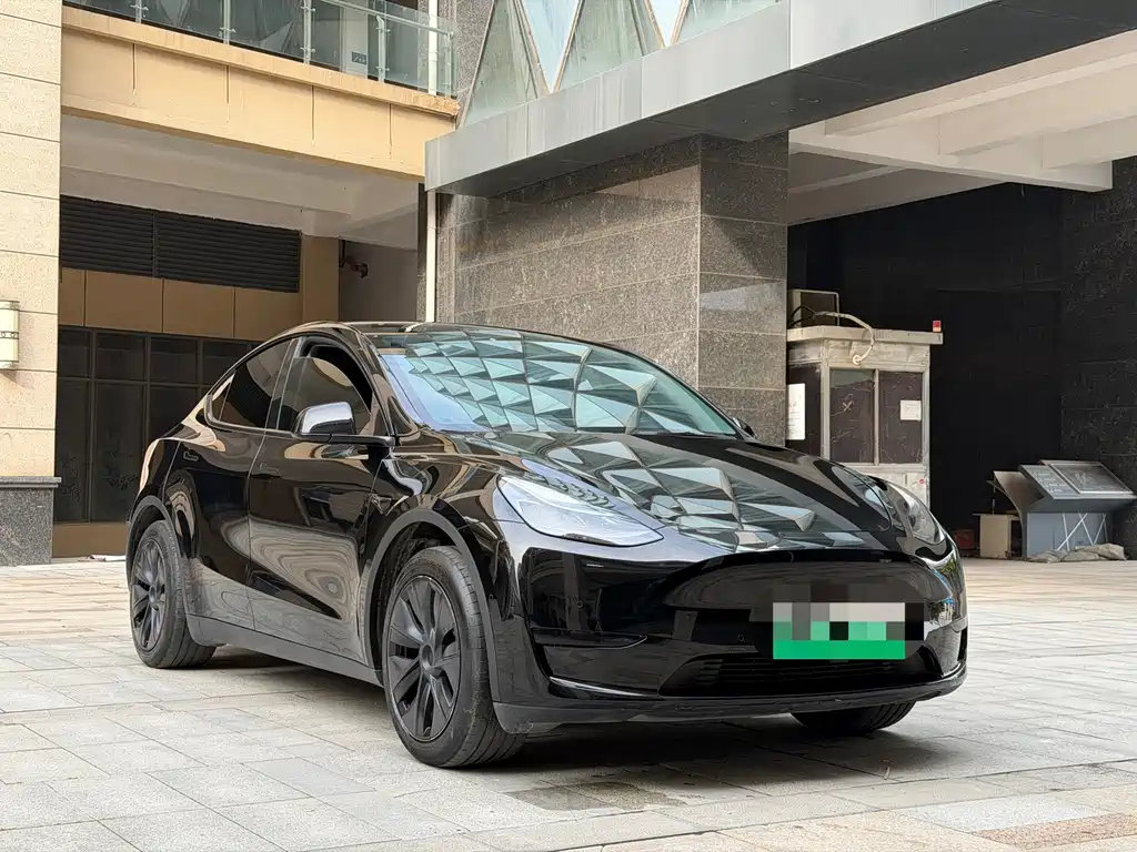 Tesla Model Y 2023 — фото 13