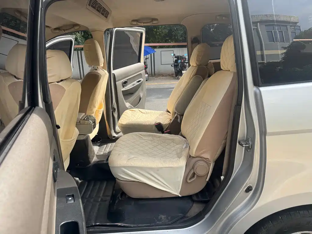 Wuling Hongguang — миниатюра 10
