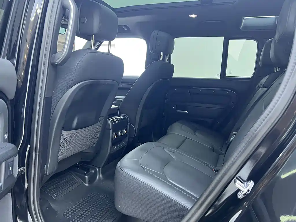 Land Rover Defender — миниатюра 11