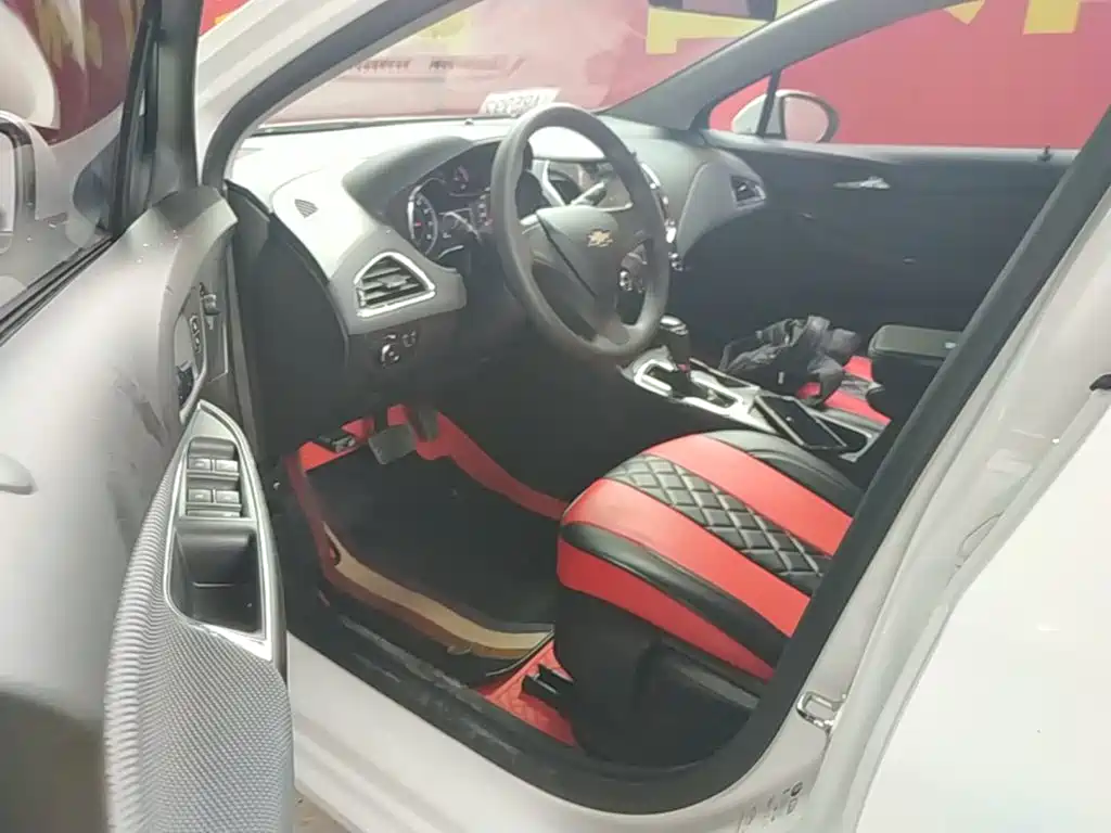 Chevrolet Cruze — миниатюра 16