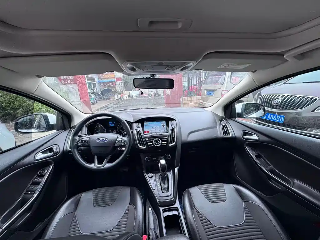 Ford Focus — миниатюра 5
