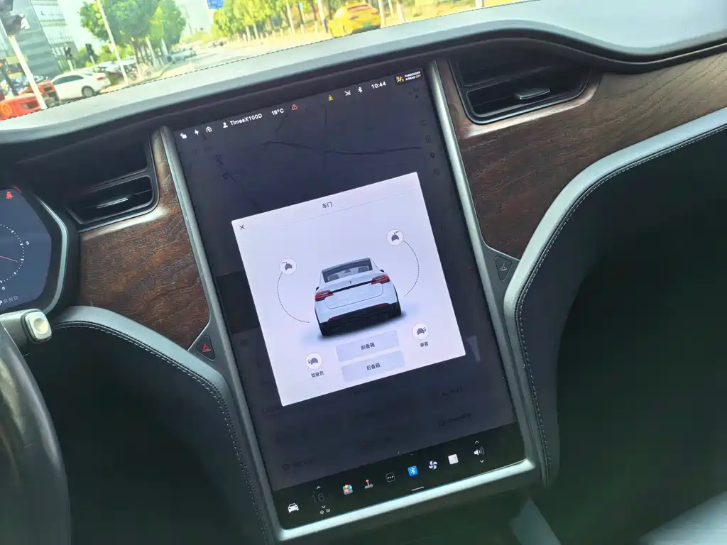 TESLA MODEL X