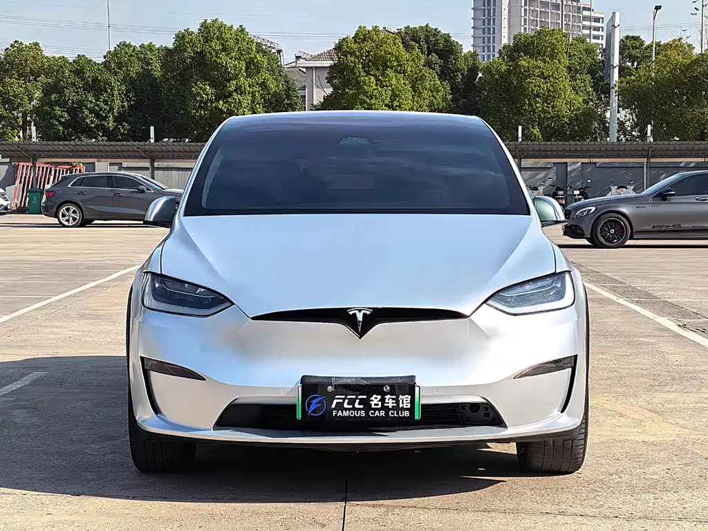 TESLA MODEL X