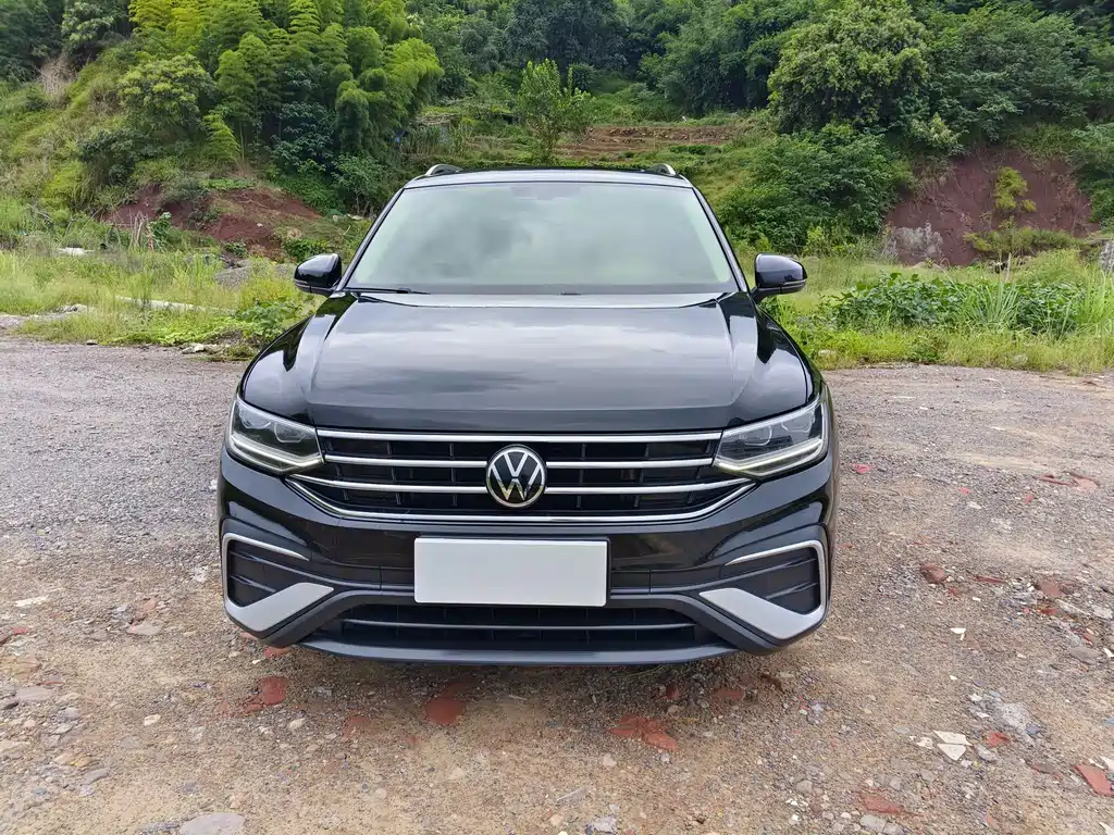 Volkswagen Tiguan L — миниатюра 2
