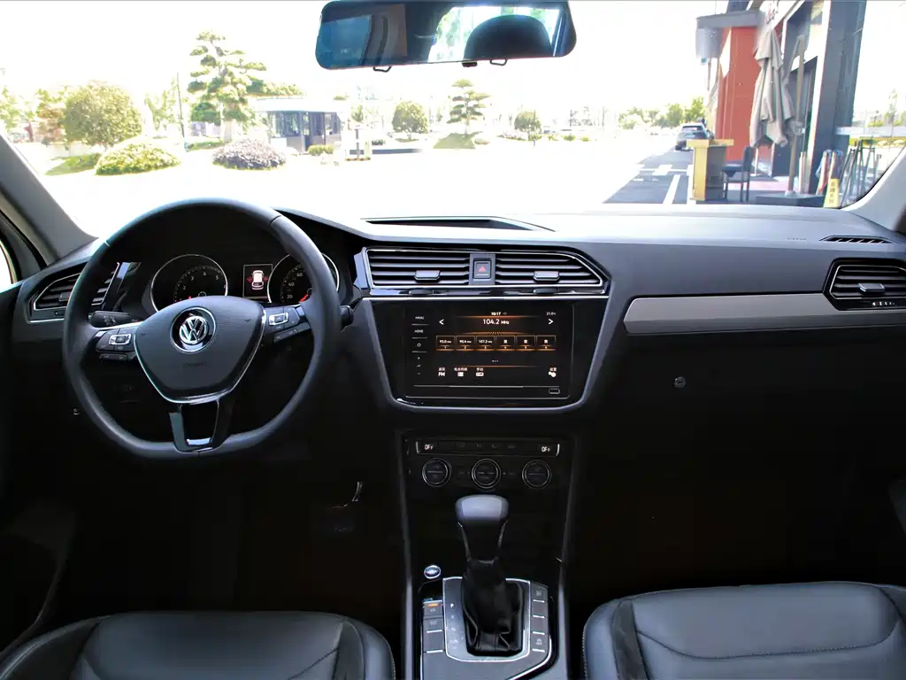 Volkswagen Tiguan L — миниатюра 4