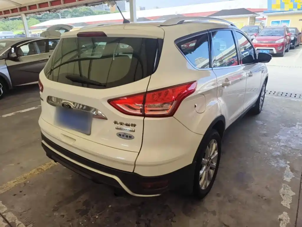 Ford Kuga — миниатюра 7