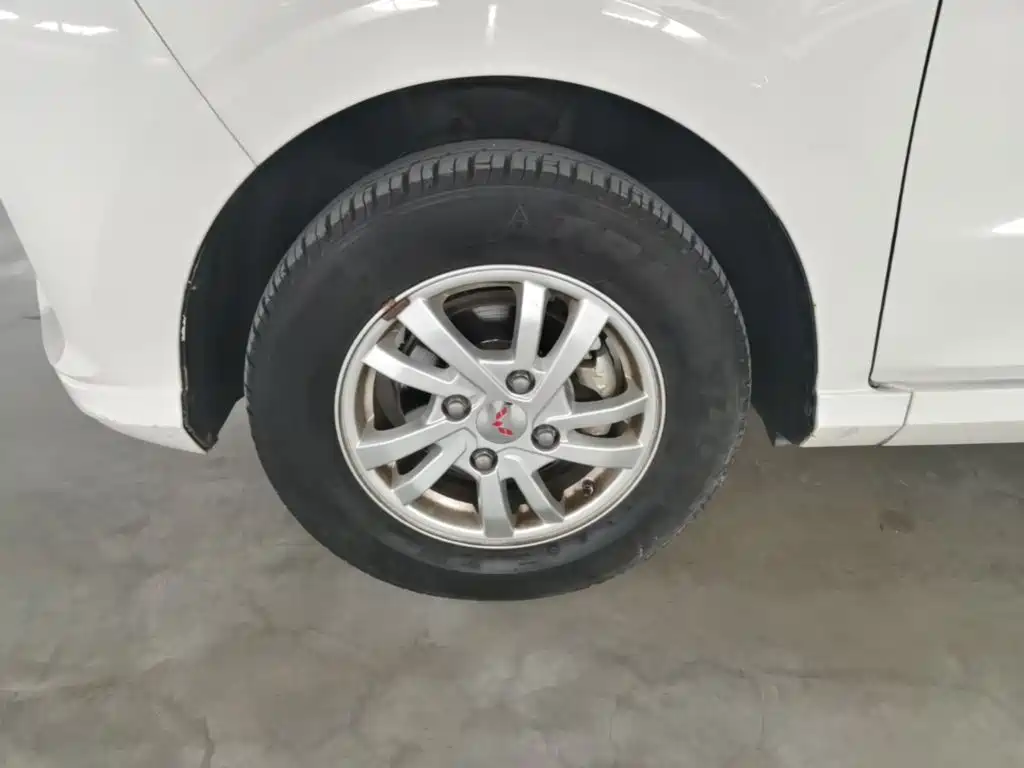 Wuling Hongguang — миниатюра 23