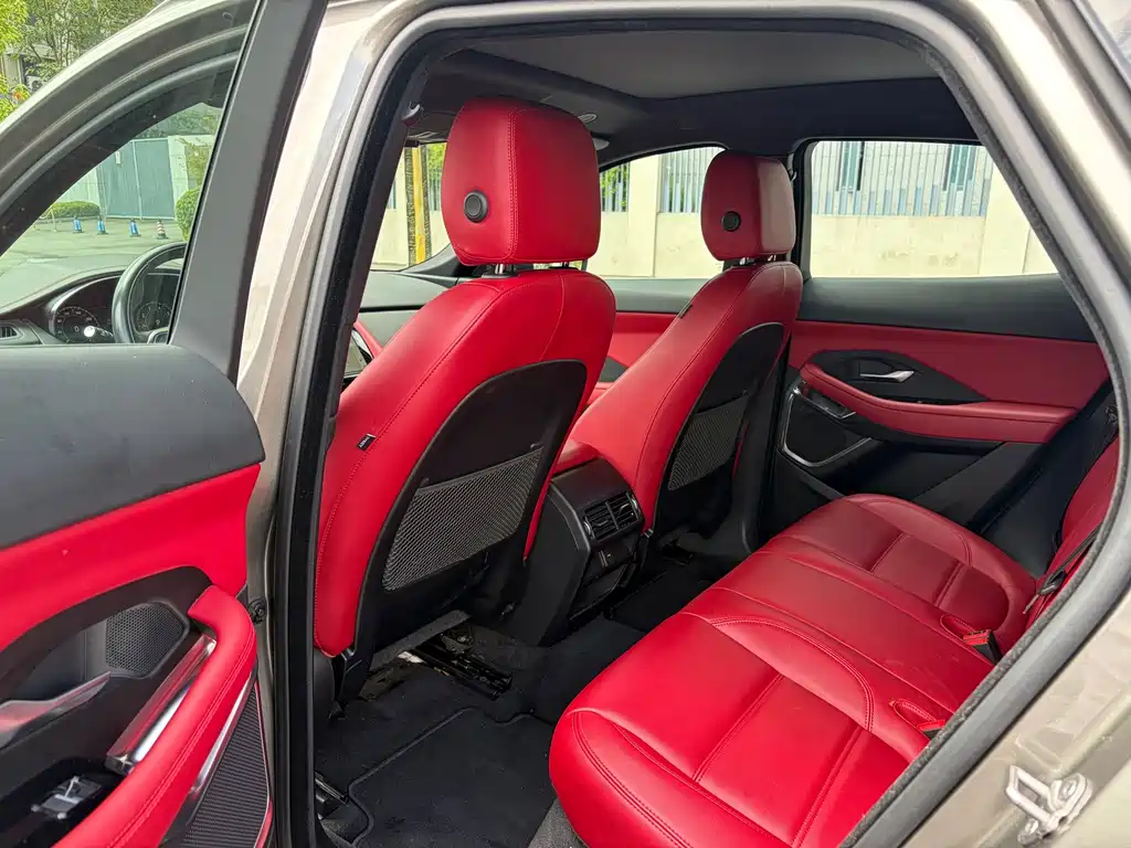 Jaguar E-PACE — миниатюра 8