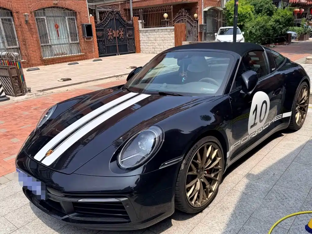Porsche 911