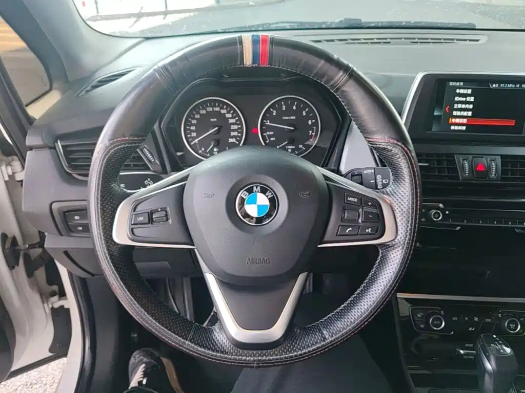 BMW 2 Series Active Tourer — миниатюра 11