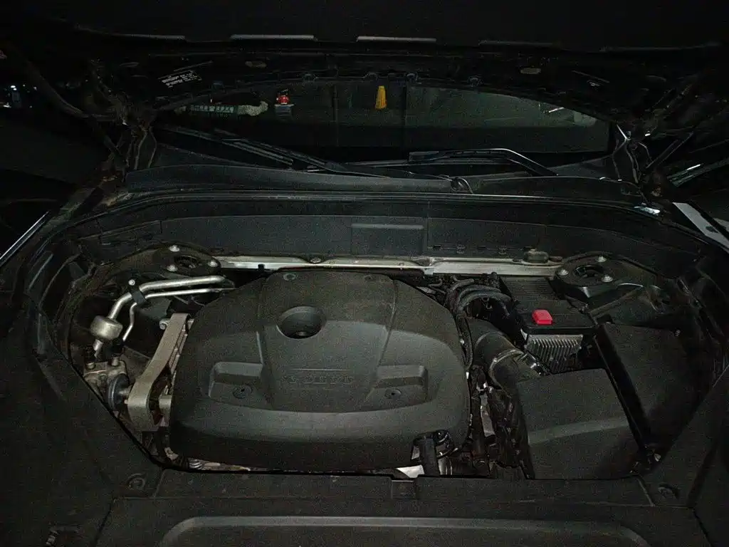 Volvo XC90 — миниатюра 21