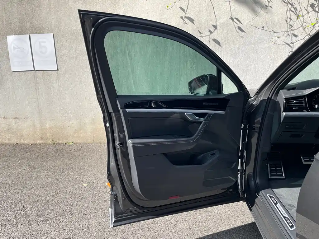 Volkswagen Touareg — миниатюра 17