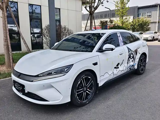 2025 BYD Qin