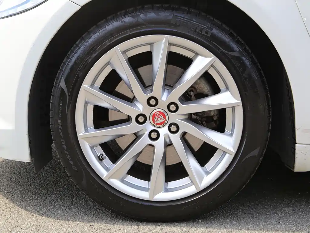 Jaguar XF — миниатюра 19