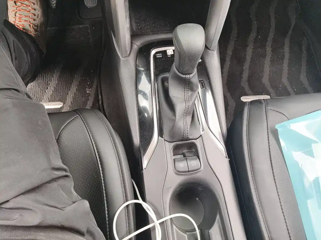 Toyota Corolla Cross — миниатюра 10